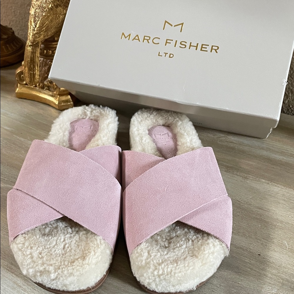 Marc Fisher Pink Suede Canna Sandals. New in Box . Size 7 M faux shearling lined